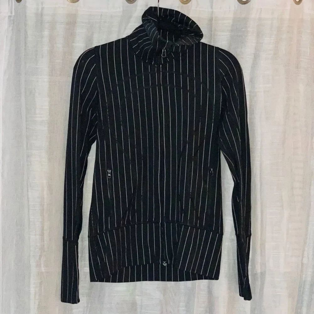 Lululemon Black & White Zip Up Define Jacket